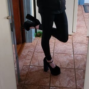 DollsKill velvet platform heels 4" US 7.5 women's